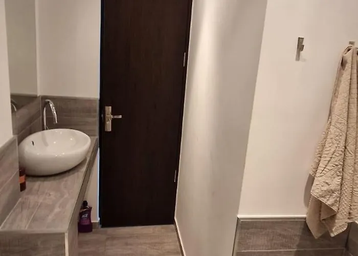 Old Town With Charming View بوخارست